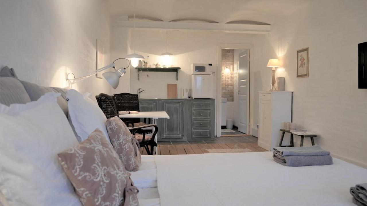 Store Ejlstrup Bed & Breakfast Odense Exterior foto